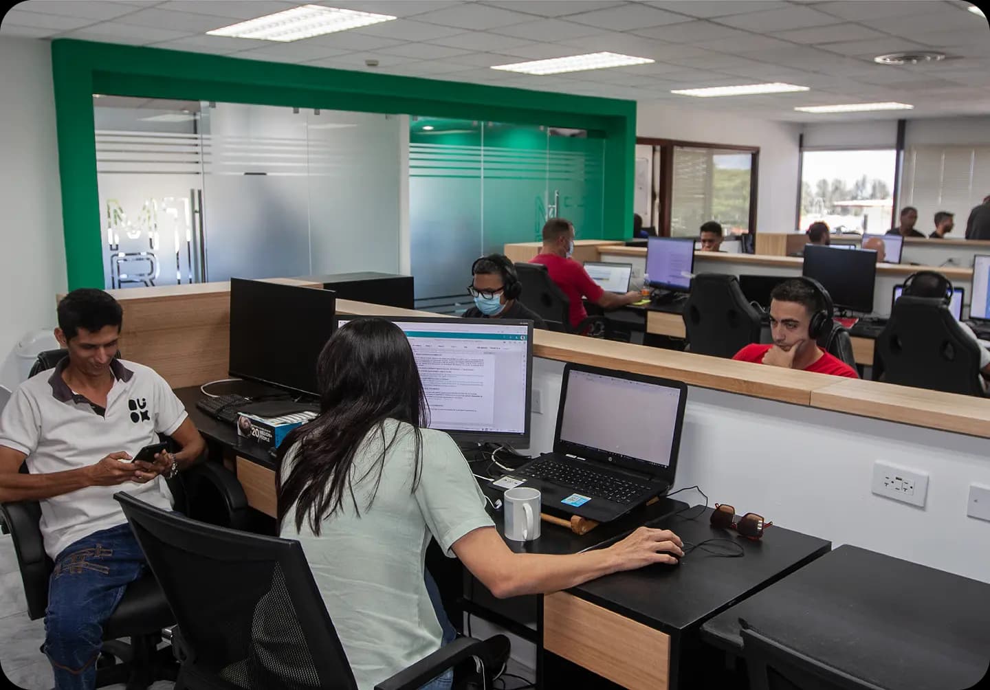 Equipo Avangenio en puestos de trabajo